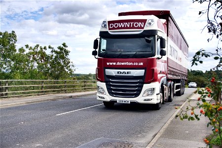 VX18WCW Going over M20 Bridge Aylesford