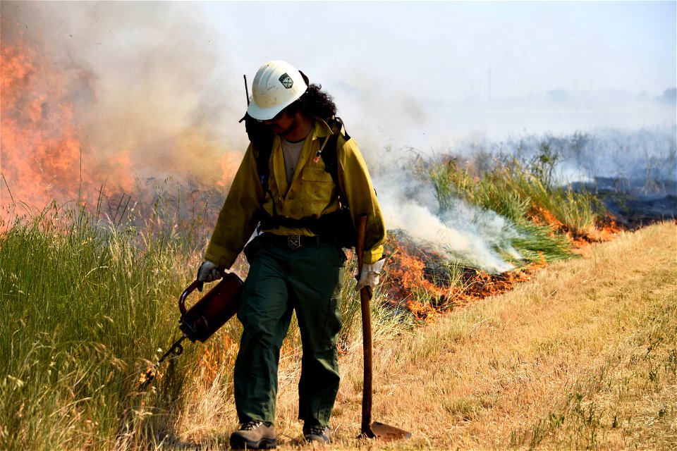 BLM’s Folsom Lake Veterans Crew perform RX Burn at Cosumnes River Preserve restoring critical habitat.