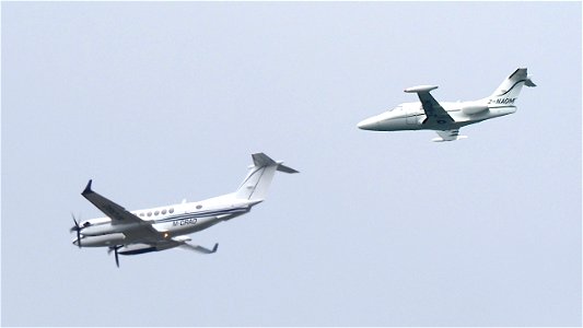 Two business planes approaching Oberpfaffenhofen
