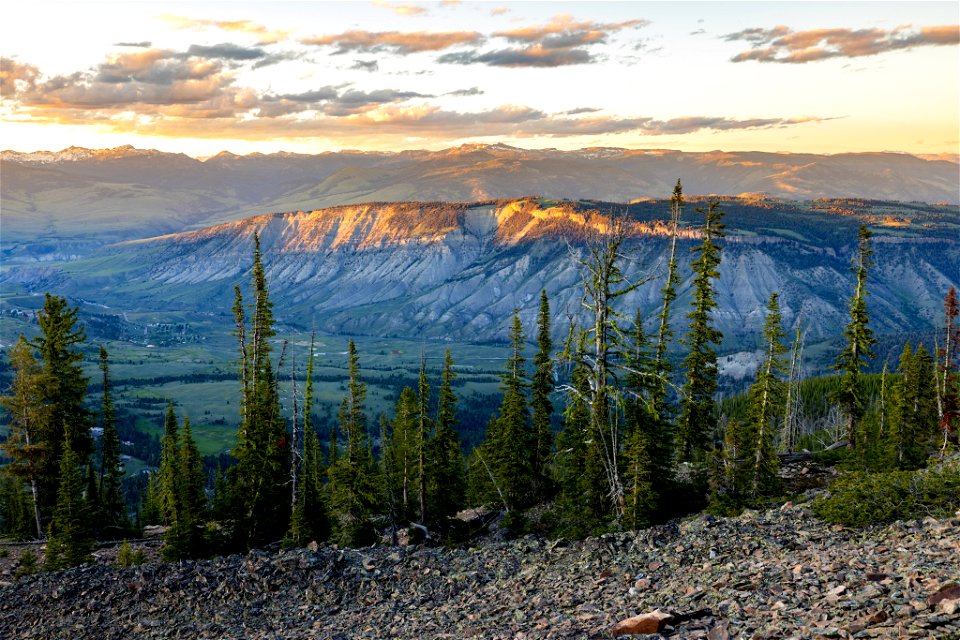 North views from Bunsen Peak Trail (2)