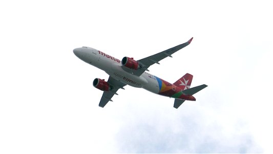 Airbus A320-251N Air Malta 9H-NEC from Luqa (7500 ft.) photo