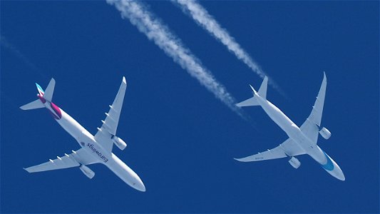 Airbus A330-343 D-AIKH Eurowings Discover - Frankfurt to Port Louis (34000 ft.) & Boeing 787-9 Dreamliner 4X-EDD El Al - London to Tel Aviv (39900 ft.) photo