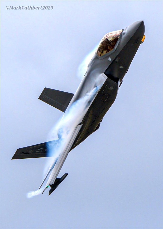 2023-03-05_03-22-33