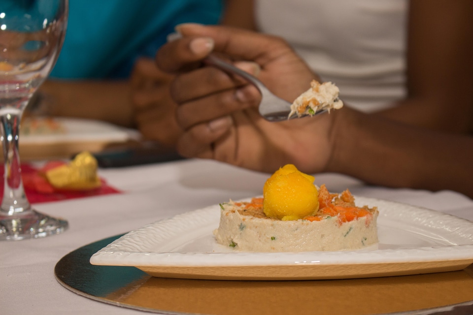 Food eating appetizer
