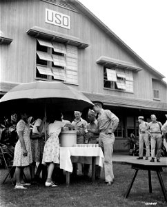 SC 151449 - The opening of the new USO recreation building at Waialua, T.H.
