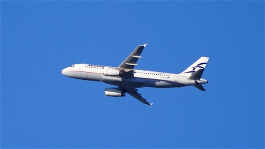 Airbus A320-232 SX-DVK Aegean Airlines from Thessaloniki (5100 ft.)