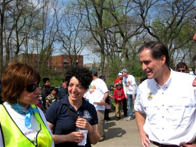 Dan Ashe meets community partners photo