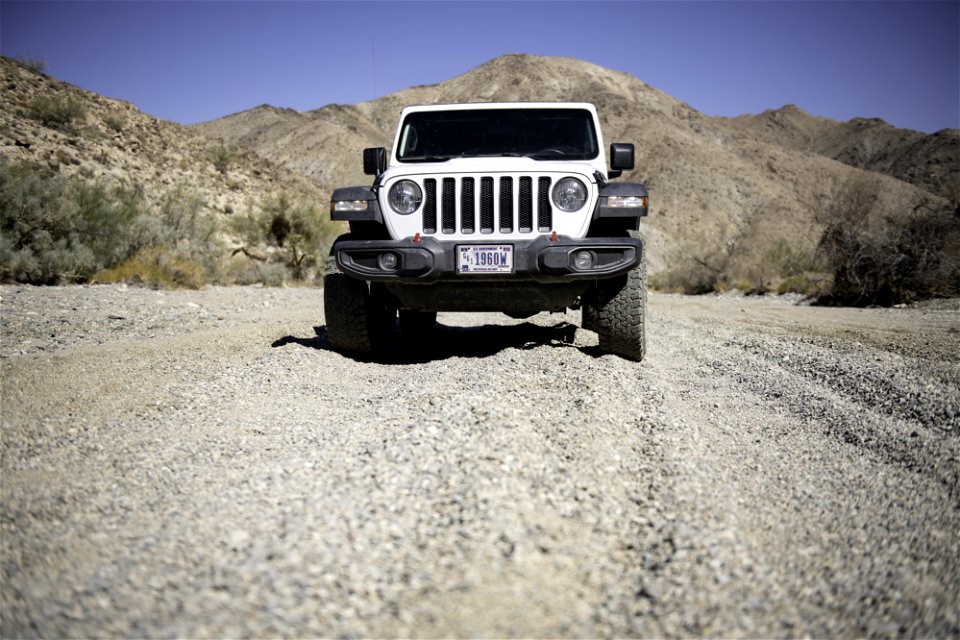Jeep on sandy section of Pinkham Canyon Road