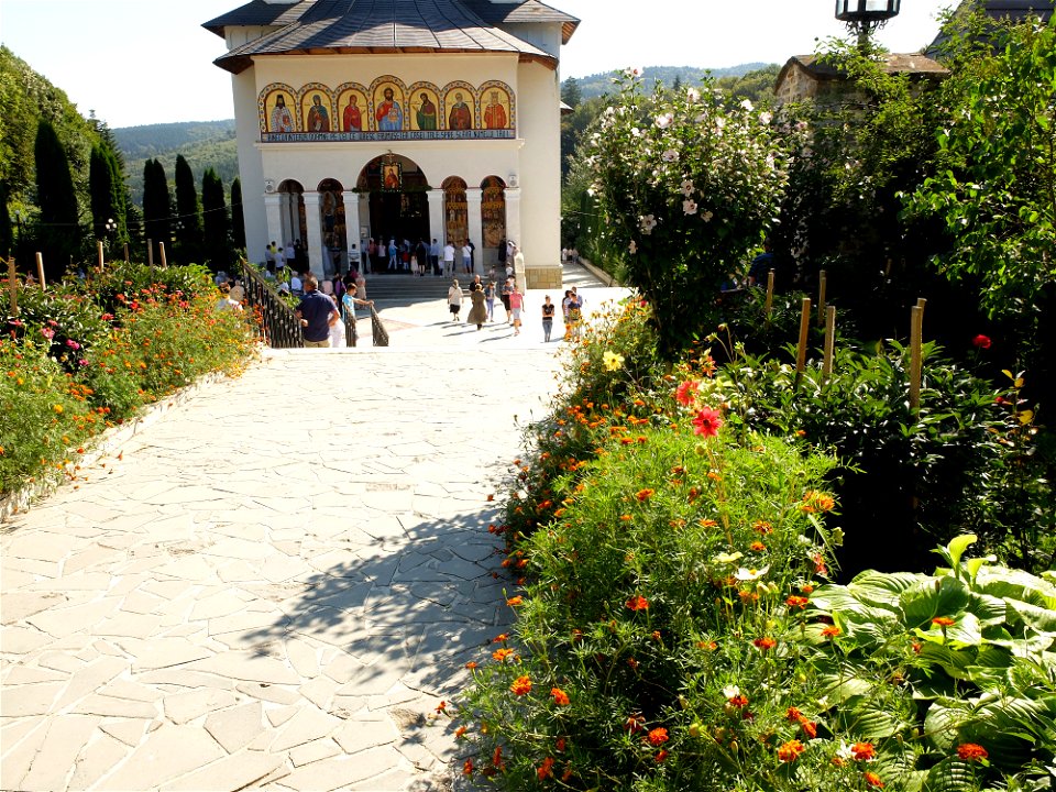 Manastirea_Sihastria2015_0809_093057