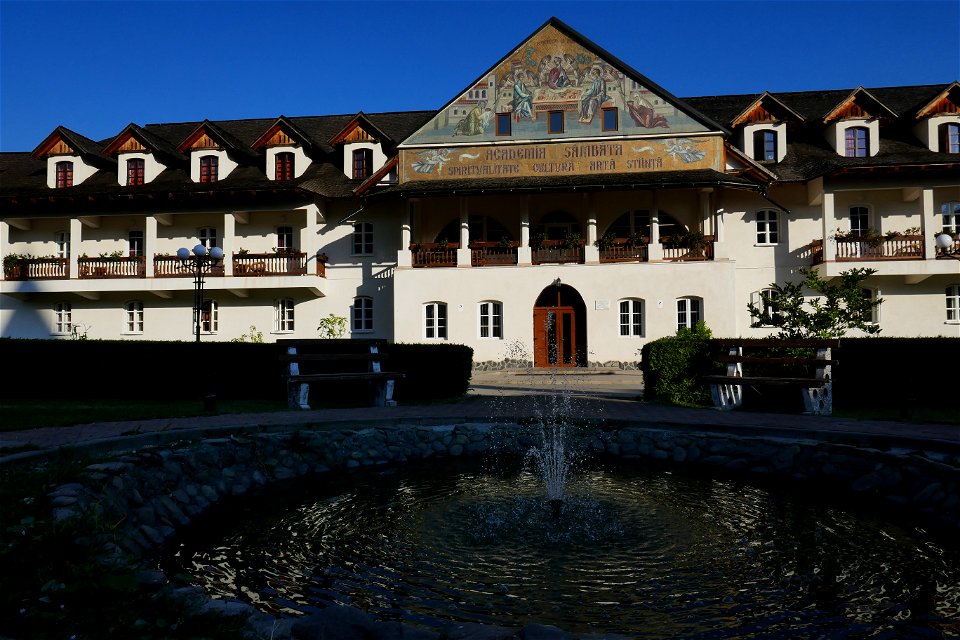 Sambata_monastery_mo2018_0826_083446