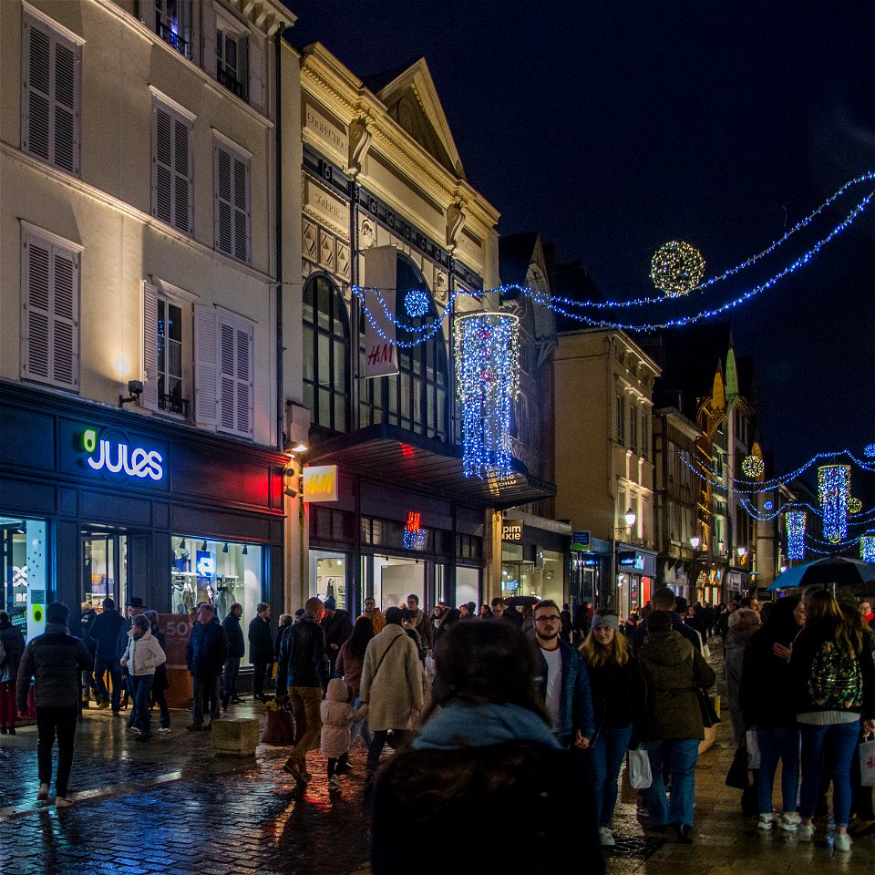 Les anciens Grands Magasins Jorry-Prieur et ses comparses