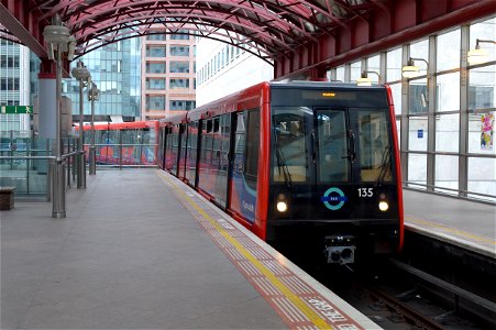DLR unit 135 entering Canary Wharf station bound for Bank