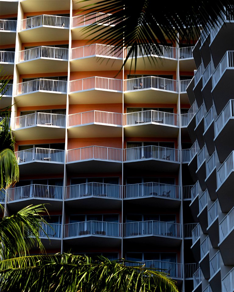 Hotels #10 - salmon coloring