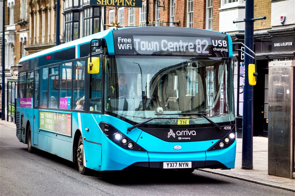 YX17NYN Maidstone