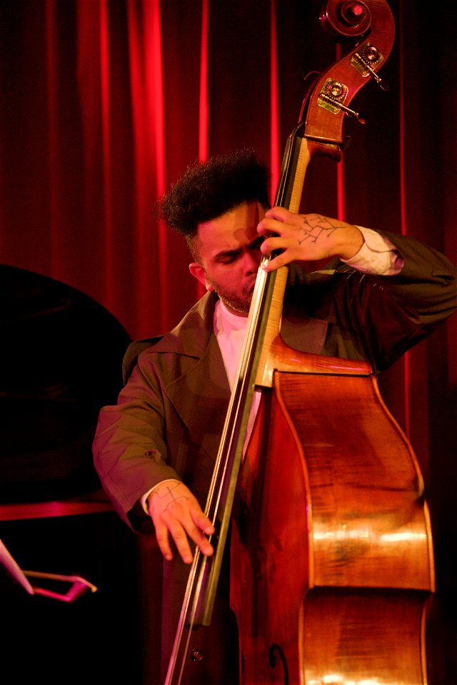 Dave Douglas Quintet 20 januari 2023 Paradox Tilburg - Nick Dunston