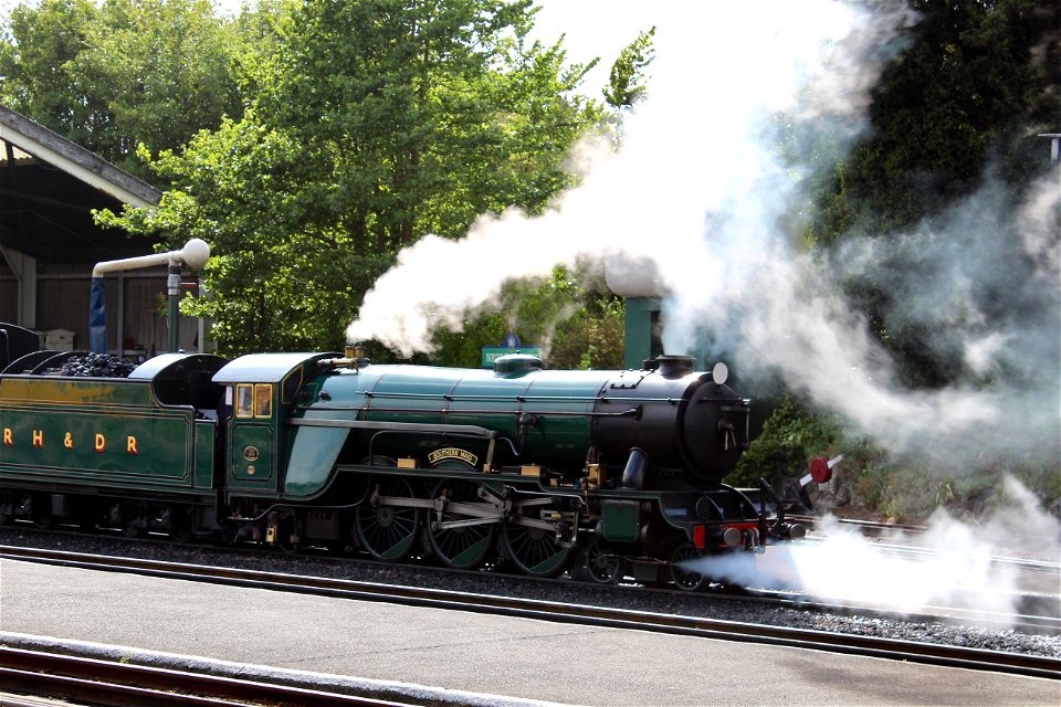 Southern Maid #3 Pulling away with a full load.