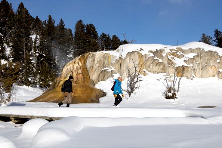 Visitors explore Orange Mound Spring in winter (1)