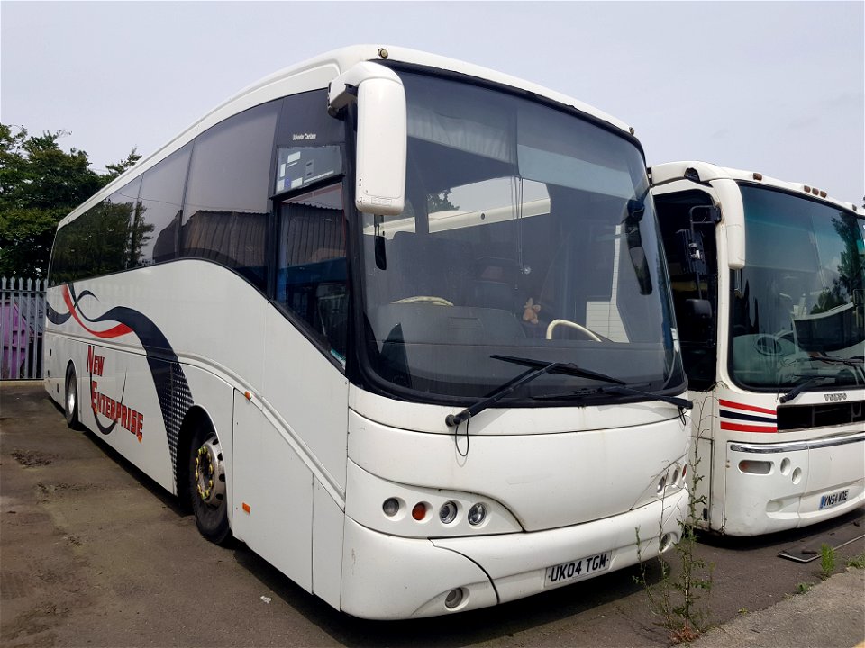 UK04TGM New Enterprise Coaches Tonbridge