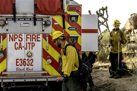 Wildland fire Engine 3632 and crew of firefighters photo