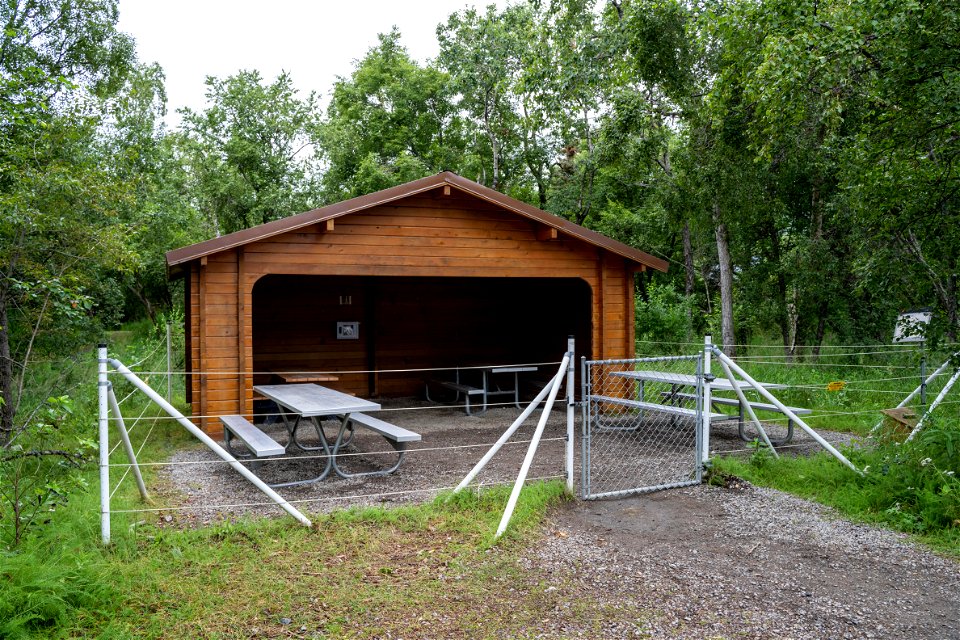 The picnic area across from the Brooks Camp Visitor Center - NPS Photo/L. Law