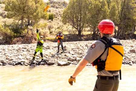 Swiftwater rescue training: tossing a throw bag photo