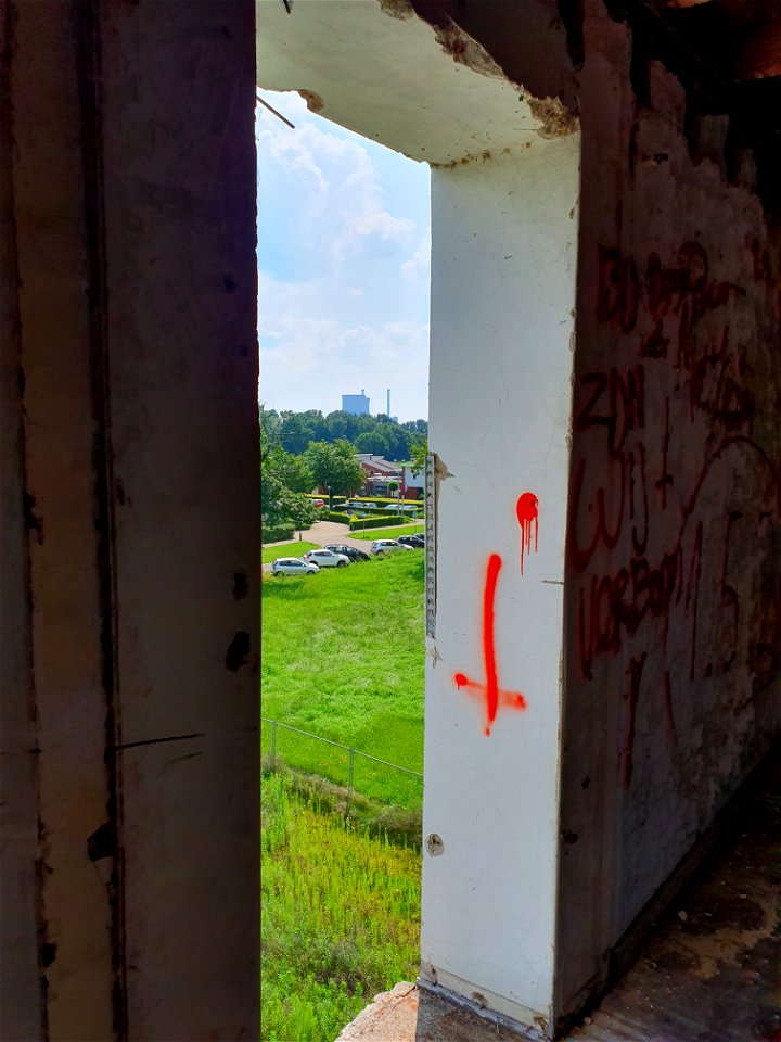 Urbex Kasteel en klooster St. Anna te Heel, zicht op clauscentrale Maasbracht