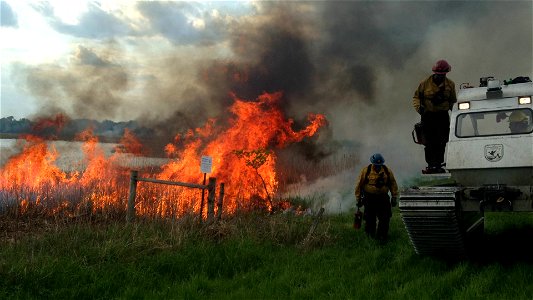 2021 USFWS Fire Employee Photo Contest Category: Fire Personnel photo