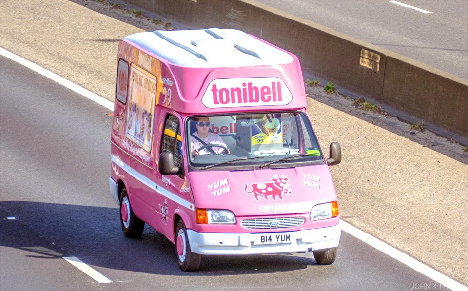 B14YUM tonibell tonigirl Ice Cream Van M20