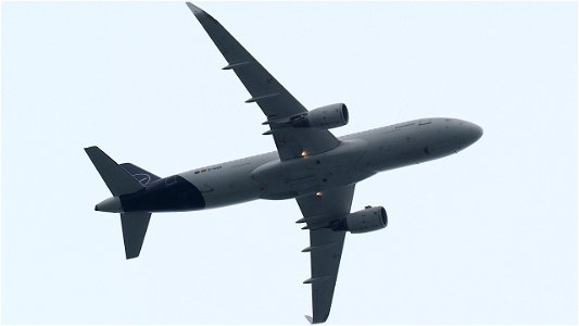 Airbus A320-214 D-AIUG Lufthansa from Rome (7800 ft.) photo