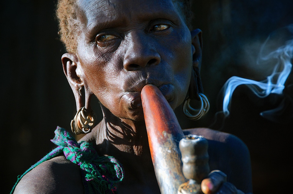 Woman smoke smoking