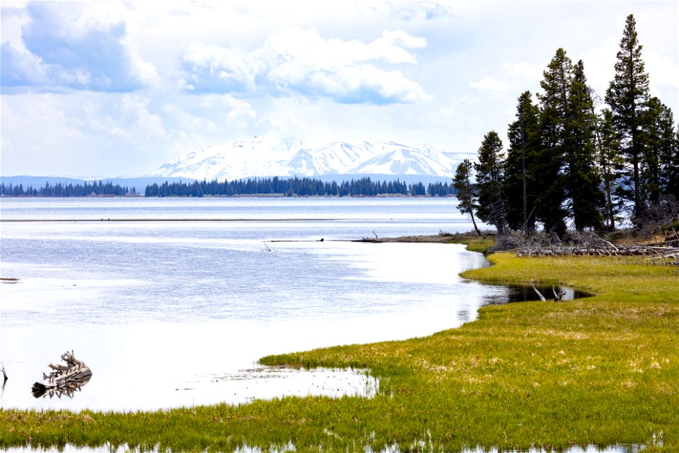 View from Pelican Creek outlet to Red Mountains