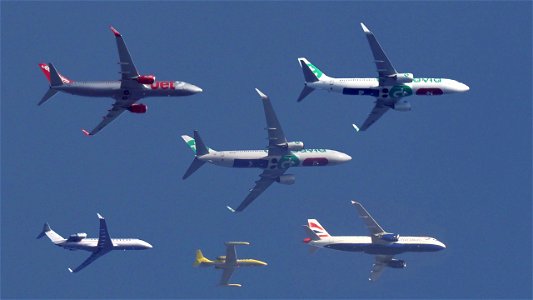A collection of planes to Innsbruck: