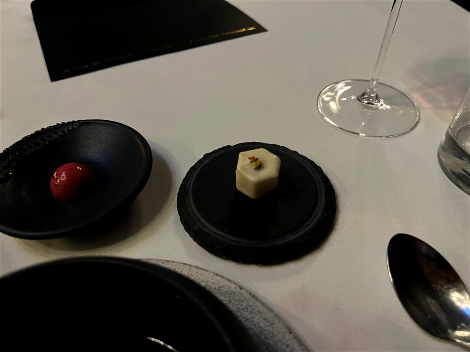 Marshalls Farm Liquid Honey Truffle with White Chocolate and Bee Pollen