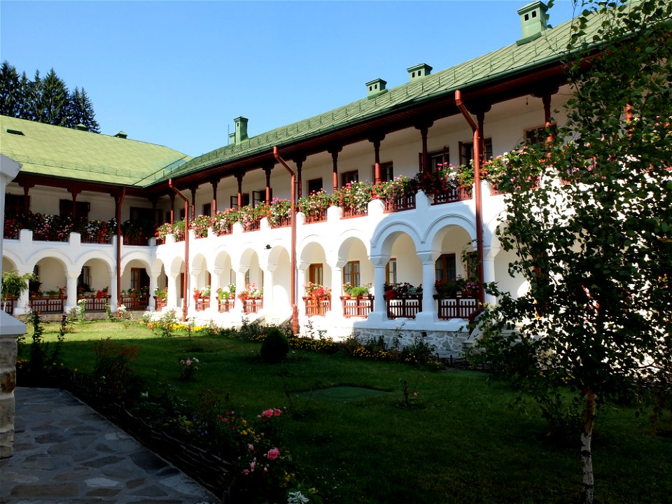 manastirea_Agapia2015_0808_152615