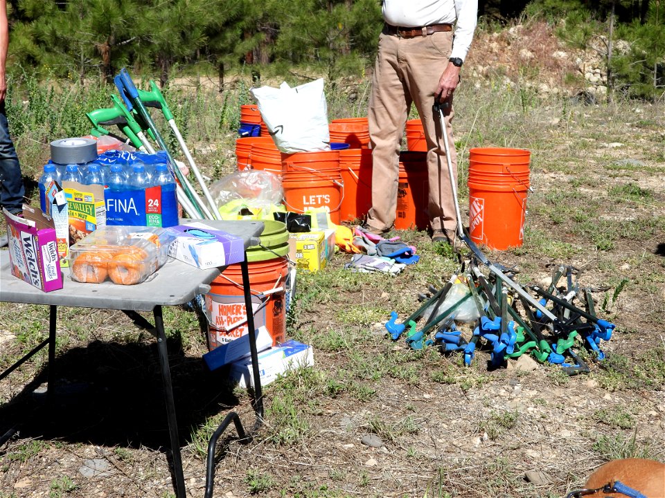 Pickin' Up in the Pines May 2022