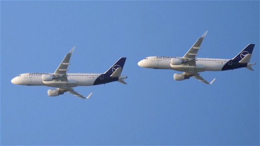 Airbus A320-214 D-AIWD Lufthansa from Kos  (7000 ft.)