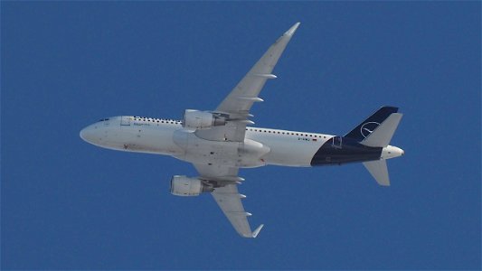 Airbus A320-214-D-AIWJ Lufthansa from Seville  (10200 ft.)