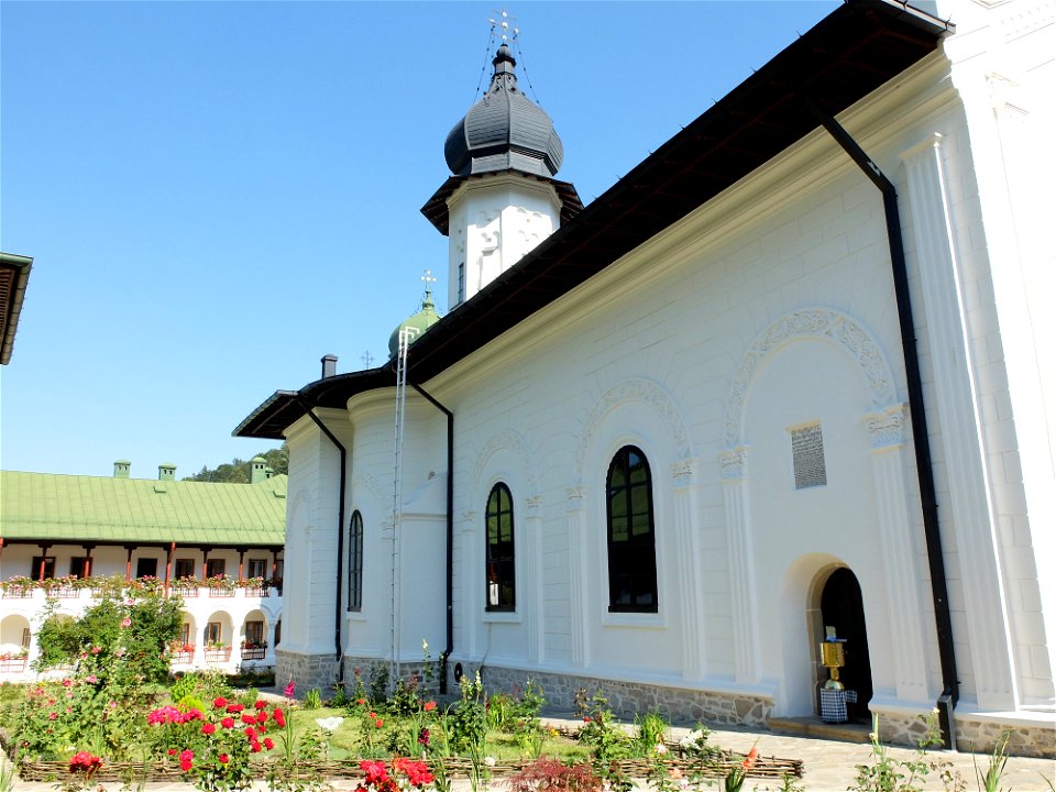 manastirea_Agapia2015_0808_154200