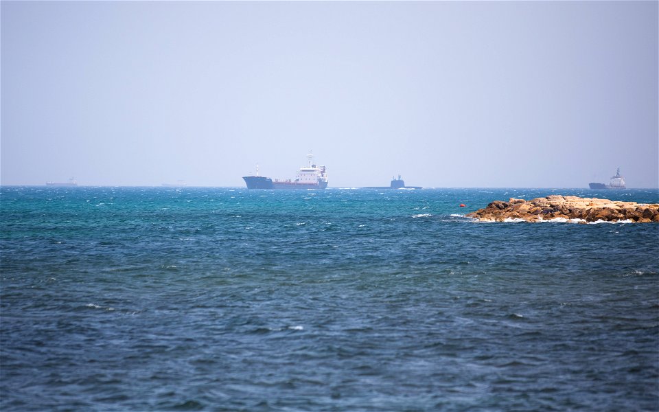 4 ships, 1 submarine