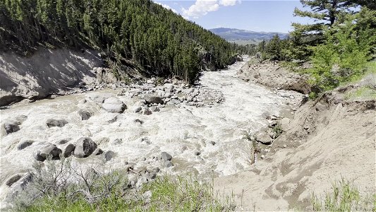 Yellowstone flood event 2022:  Lamar River Canyon (4)
