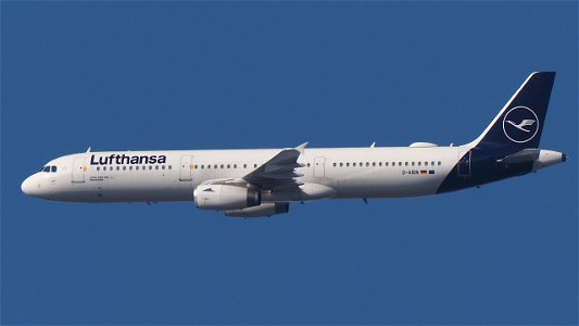 Airbus A321-231 D-AIDN Lufthansa from Palma de Mallorca (6300 ft.)