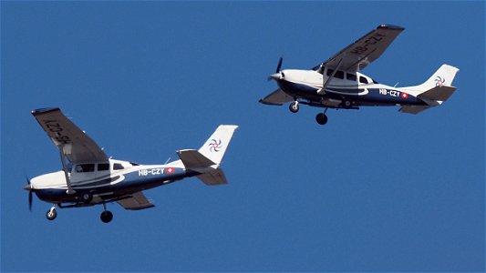 Cessna T206H Turbo Stationair HB-CZY Swiss Flight Services (2800 ft.)