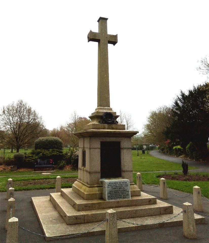 IMG_20230419_092216 World War 1 & 2 War Memorial , Rock Park, Barnstaple, North Devon , UK 19th April 2023