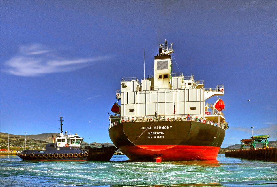 Spice Harmony . Tug Blackadder.
