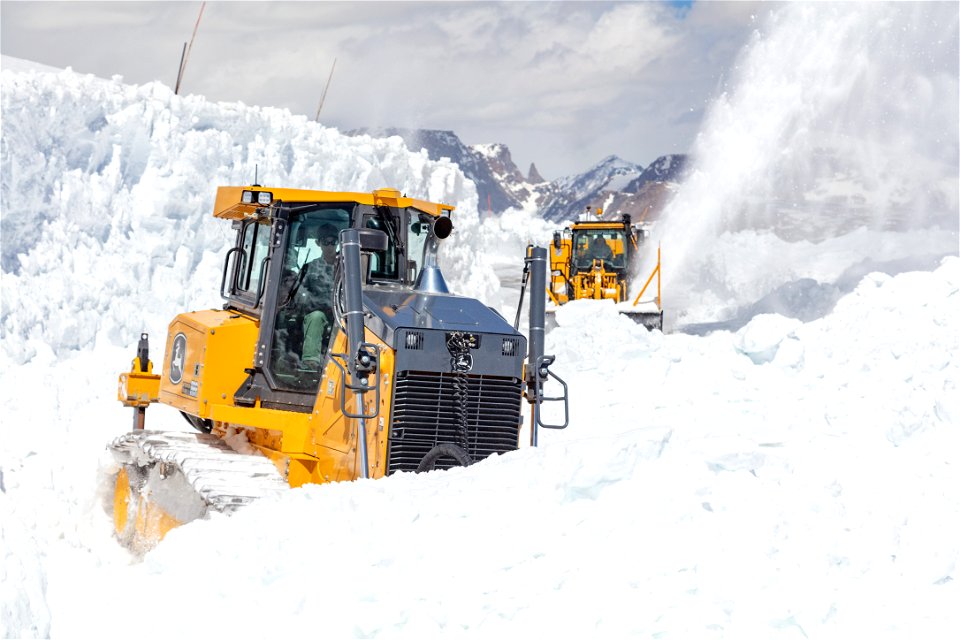 Plowing Beartooth Highway 2021 (11)