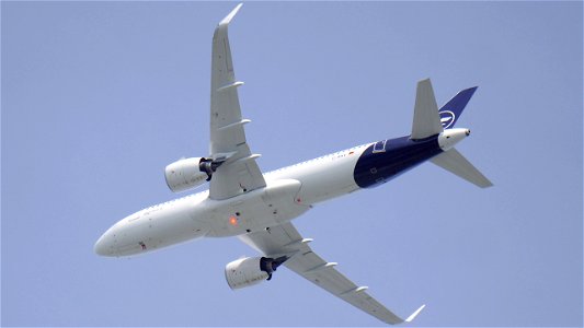 Airbus A320-271N-D-AINV Lufthansa from Palma de Mallorca (7500 ft.)