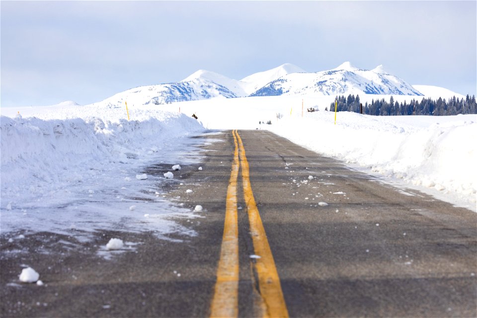Spring biking road conditions 2023: Swan Lake Flats drifting