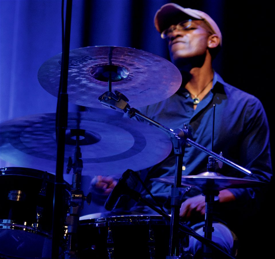 Rudresh Mahanthappa 'Bird Calls' Tivoli Vredenburg Utrecht, 5 november 2016 - Rudy Royston