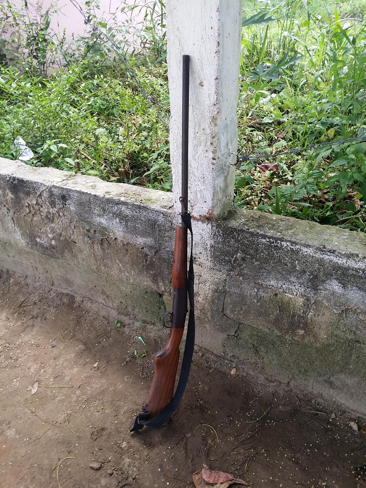 Hunting rifle shotgun