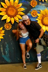 SILLY DADDY DAUGHTER SUNFLWRS-P1920217